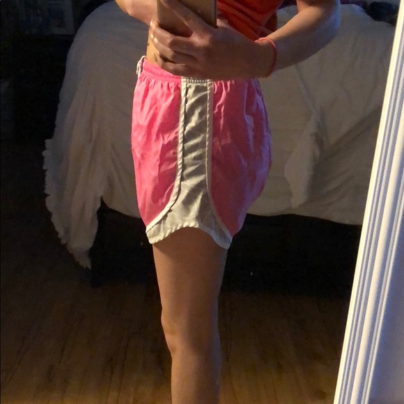 Nike shorts - Picture 4 of 5